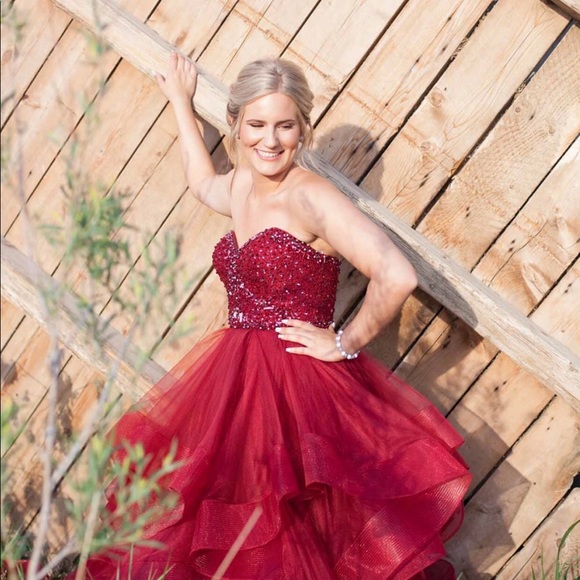 Meet your Posher, Madison - Picture 1 of 1